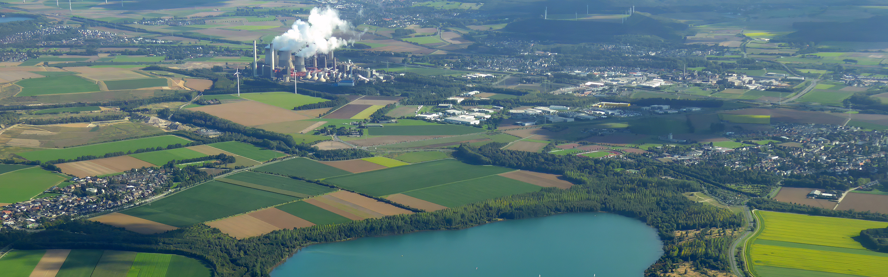 Blausteinsee in der Drohnenansicht von oben